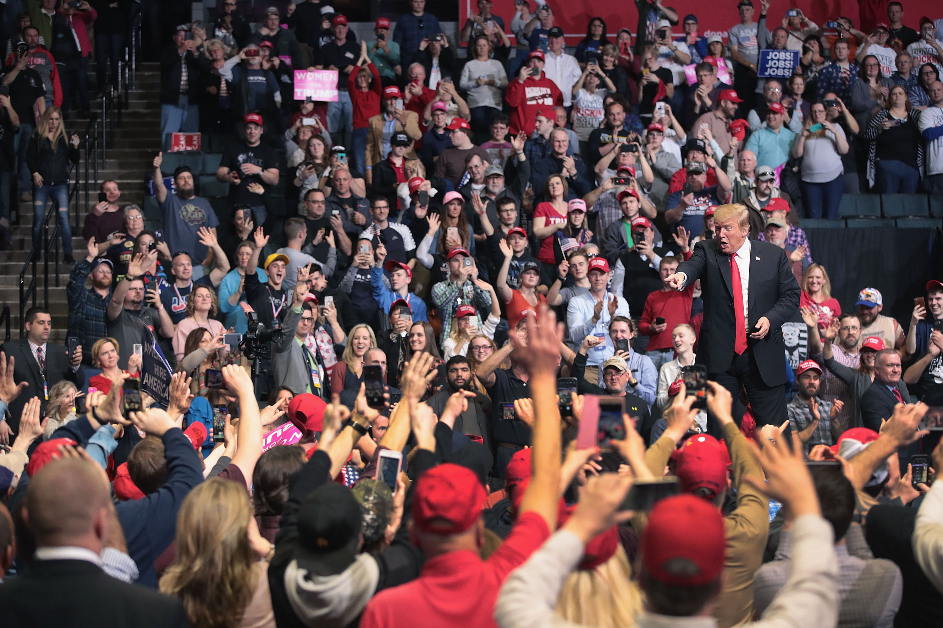 How Many People Attended Trump’s Michigan Rally? [CROWD PHOTOS] | Heavy.com