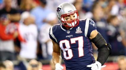 Bucs TE Jokingly Asks for Huge Payday to Give Rob Gronkowski No. 87