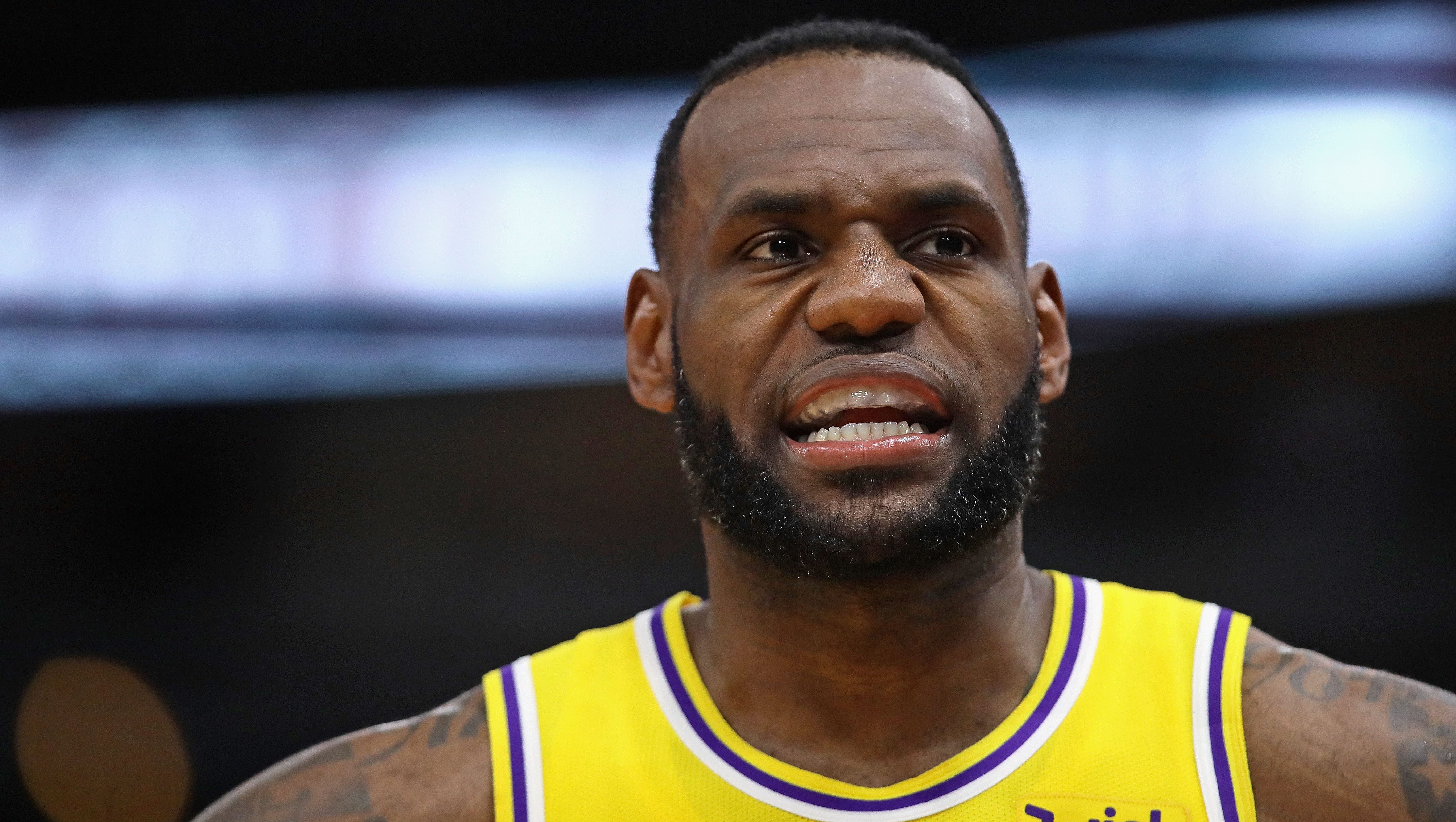 Lakers Lebron James Called Out For Suspect Timing Of Injury Return Heavy Com