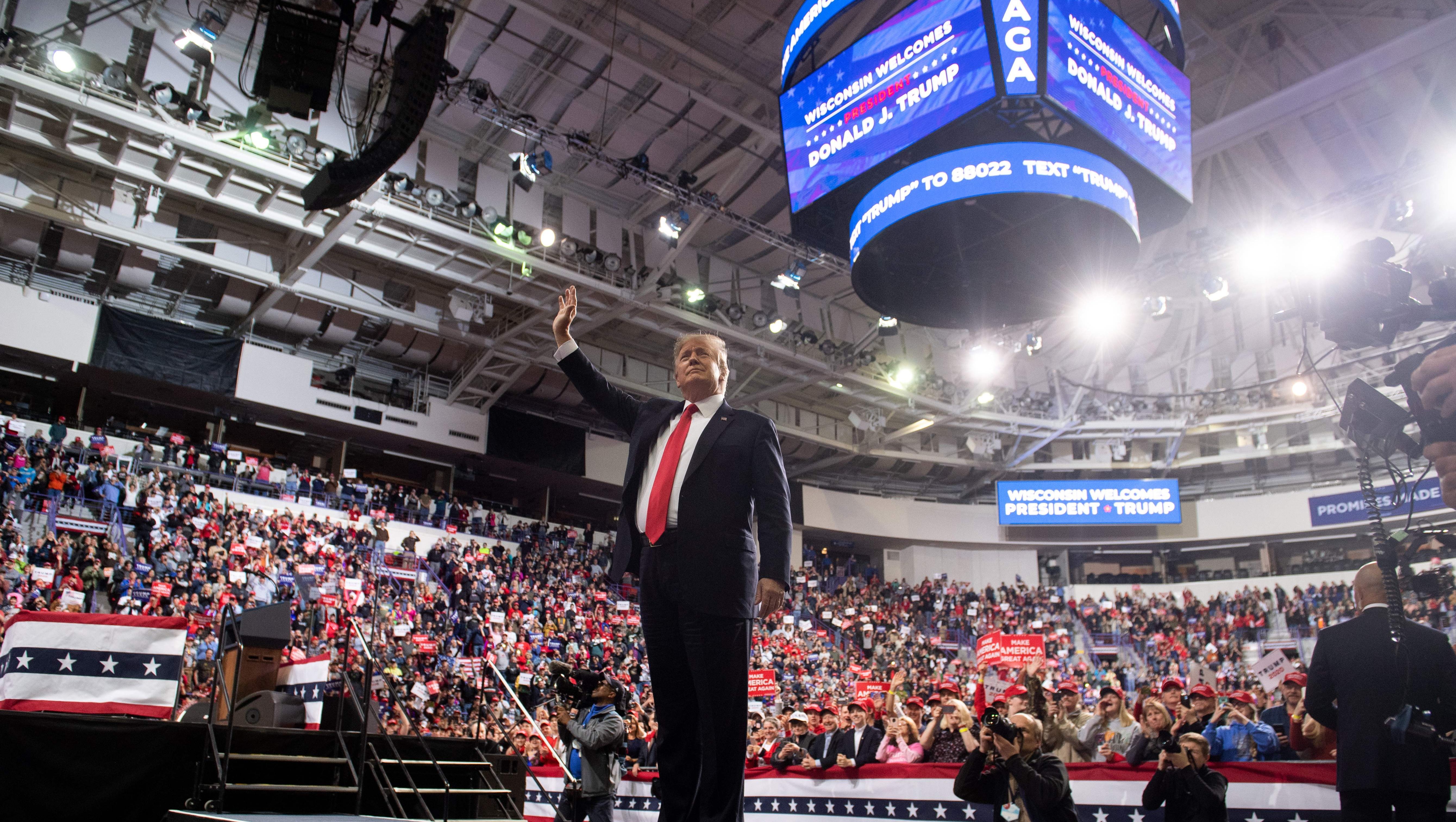 Trump’s Green Bay, WI Rally Crowd Size: How Many Attended? | Heavy.com