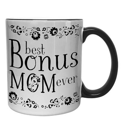 White bonus mom mug with black lettering