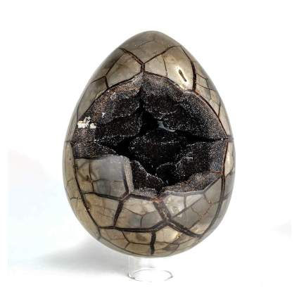 Druzy geode that looks like an egg
