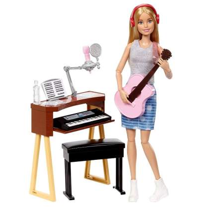 Barbie Musician Doll & Playset [Amazon Exclusive]