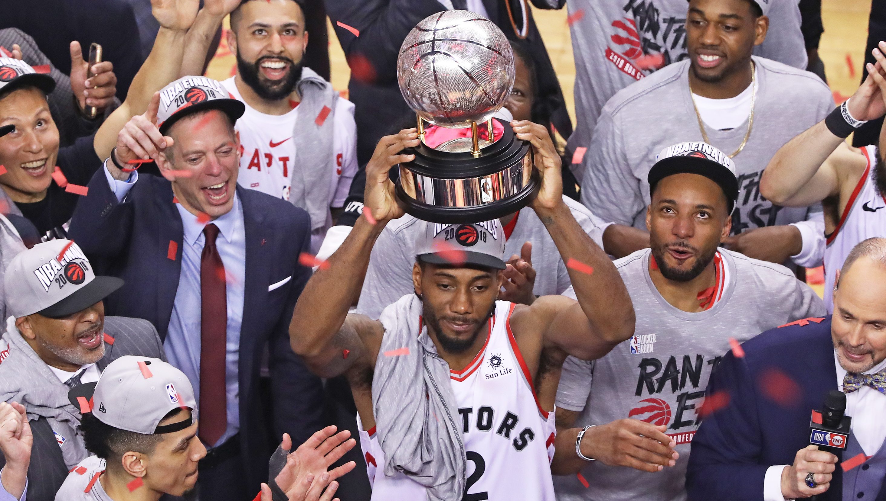 Toronto Raptors are the 2019 NBA Champions. Making it the first time a team  not from the United States has won the NBA Championship. : r/sports