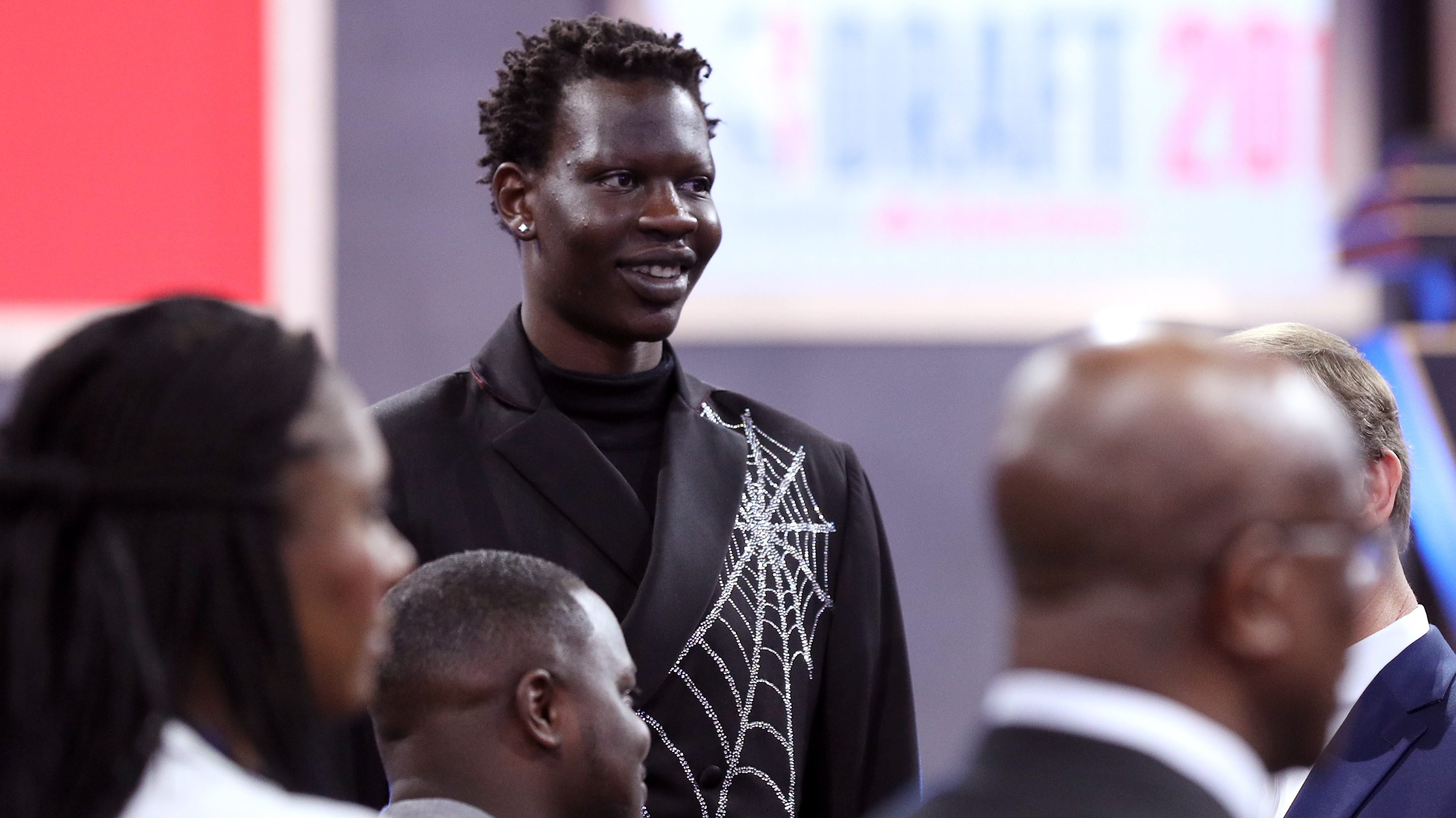 Bol Bol Steals Nba Draft With Incredible Spiderweb Suit Photo Heavy Com
