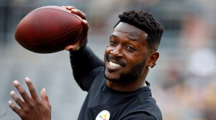 Antonio Brown’s Foot Photos Are Disturbing for Raiders WR