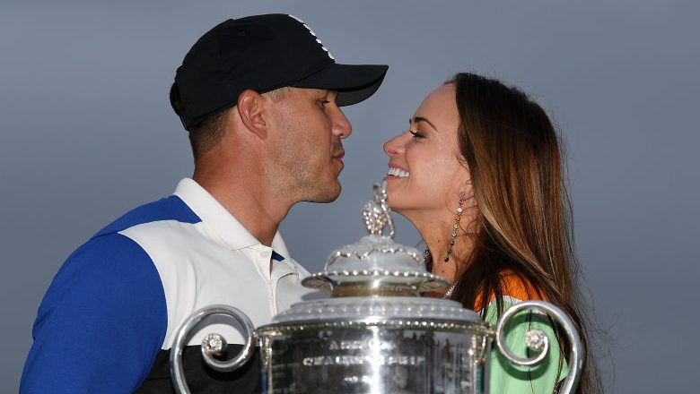 WATCH: Brooks Koepka Finally Kisses Girlfriend Jena Sims At U.S. Open ...