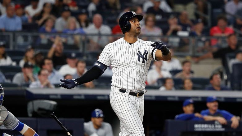 WATCH: Yankees’ Aaron Hicks Hits First-Ever Homer in Europe | Heavy.com