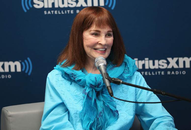 Gloria Vanderbilt's Husbands: 5 Fast Facts You Need to Know