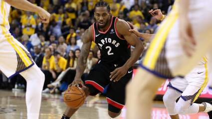 Lakers Fans Prepare for Kawhi Leonard Free Agency Signing With Wild Mural