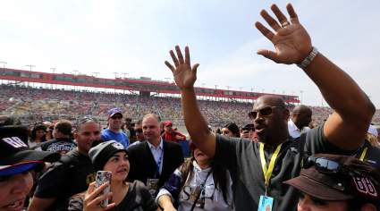 Donovan McNabb Places Surprising Bet on the Philadelphia Eagles
