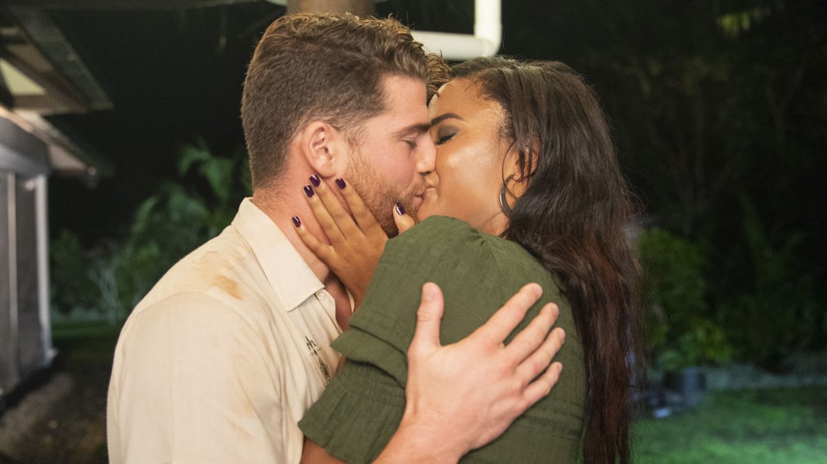 Season 1 love island usa hot sale