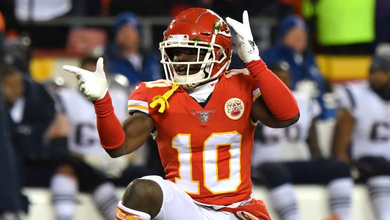 Tyreek Hill Injury Update: Conflicting Beliefs on Length of Absence | Heavy.com