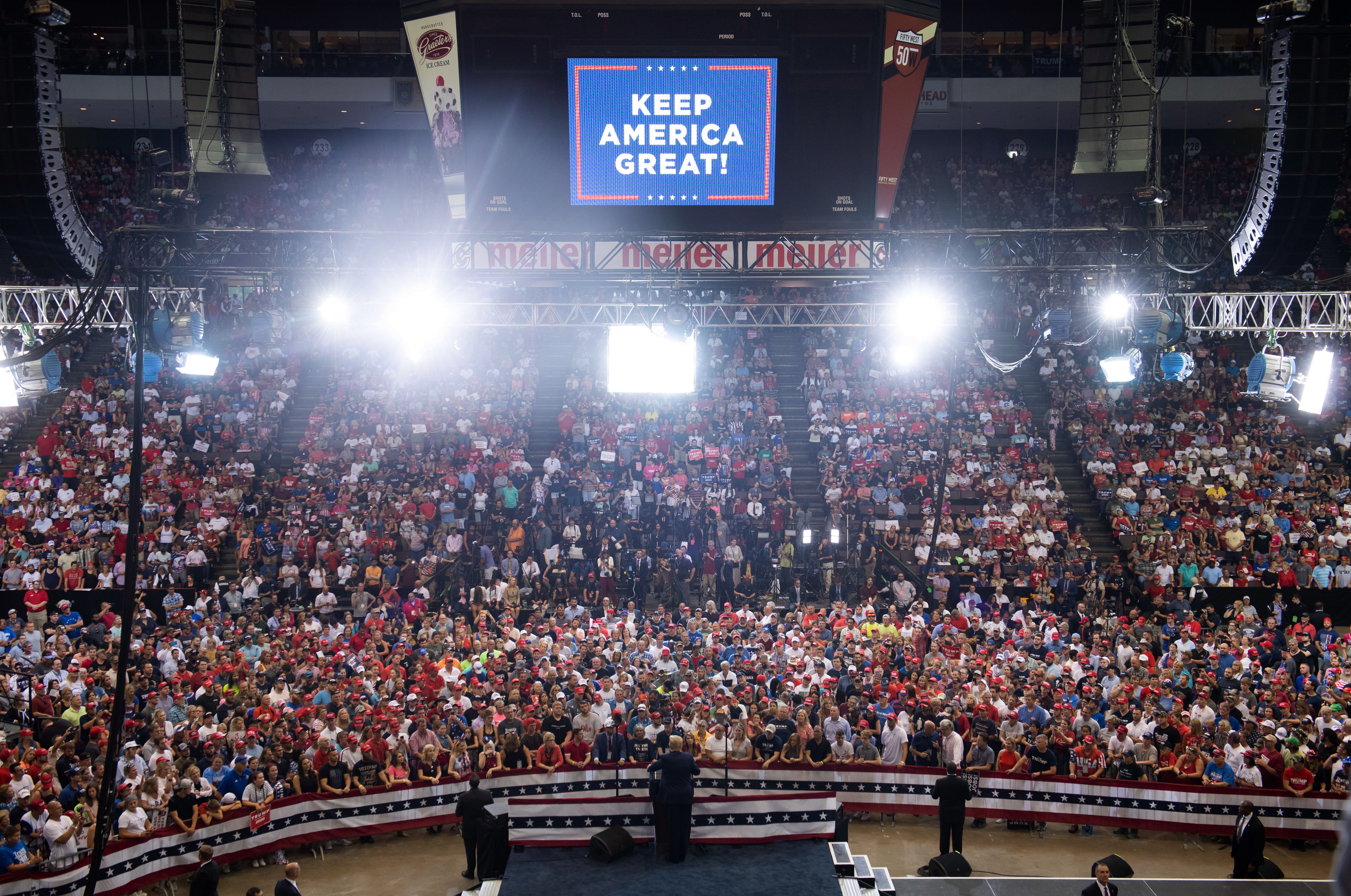 How Many Were At Trump’s Cincinnati Rally? [Crowd Photos] | Heavy.com