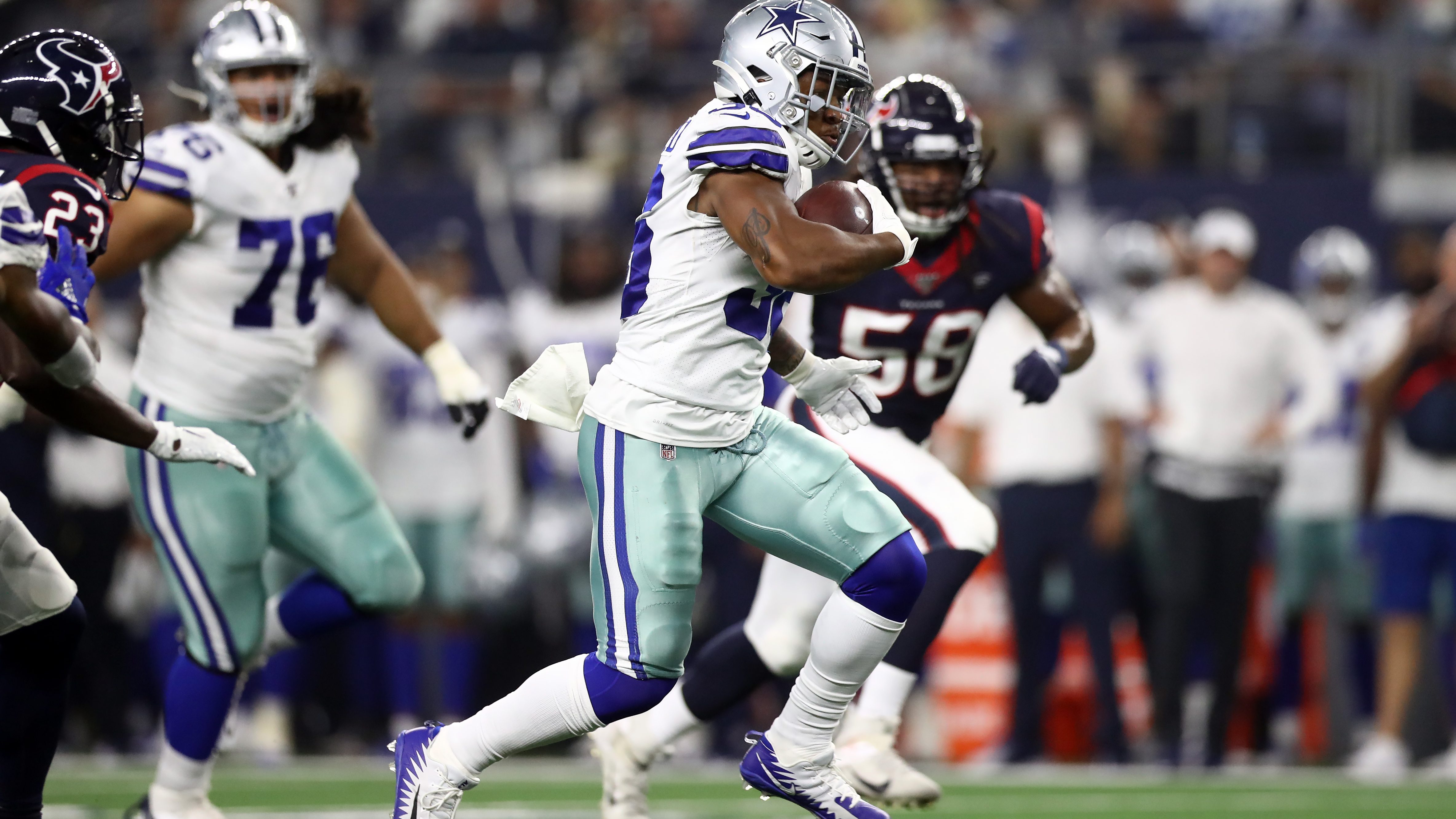 Cowboys RB Tony Pollard Sidelined With Ankle Injury