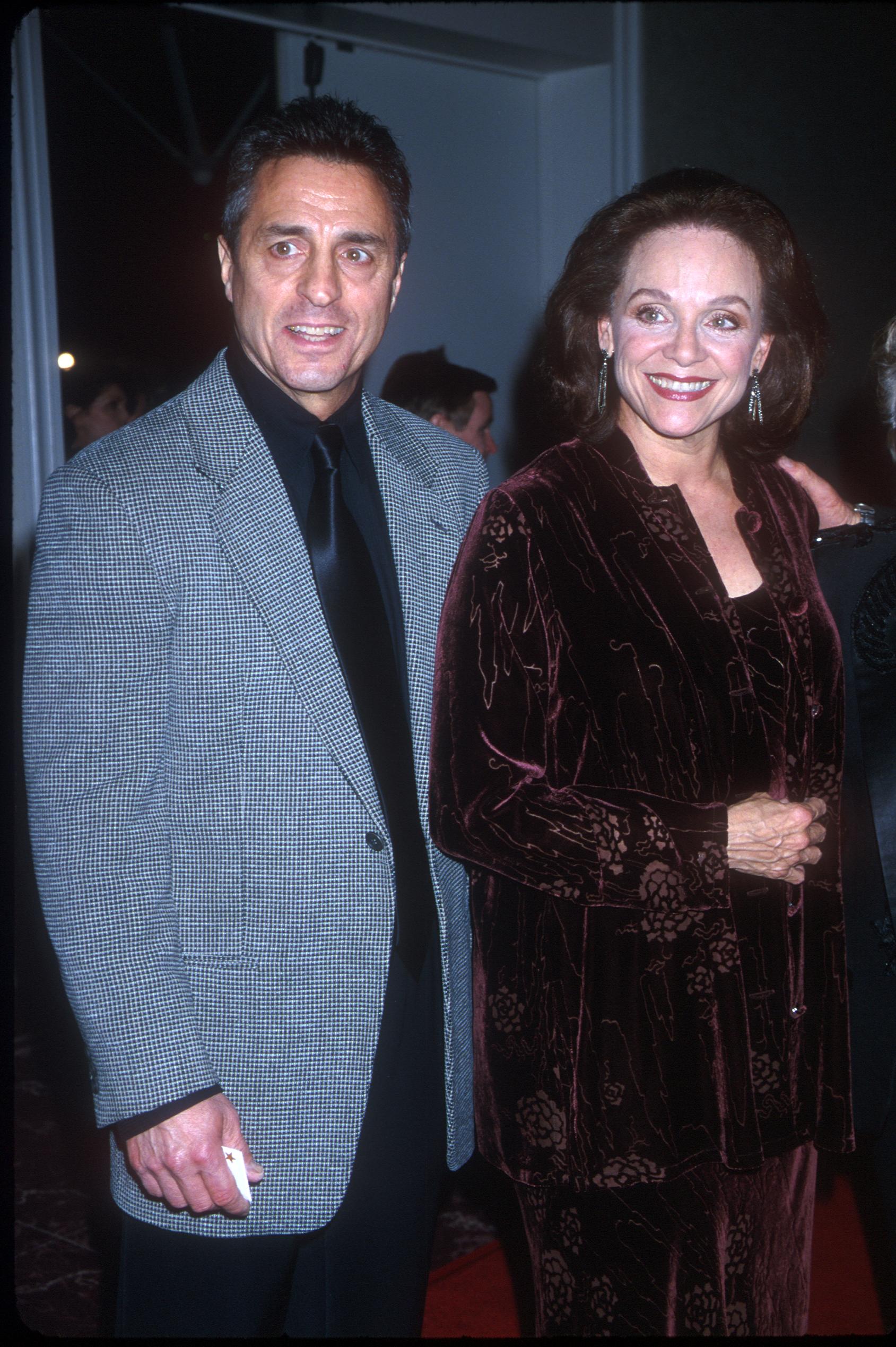 Valerie Harper’s Family 5 Fast Facts You Need to Know