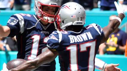 Antonio Brown Posts Tweet Trolling Patriots Offense