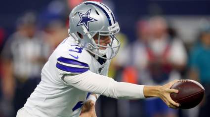 New York Jets Sign Former Cowboys Quarterback