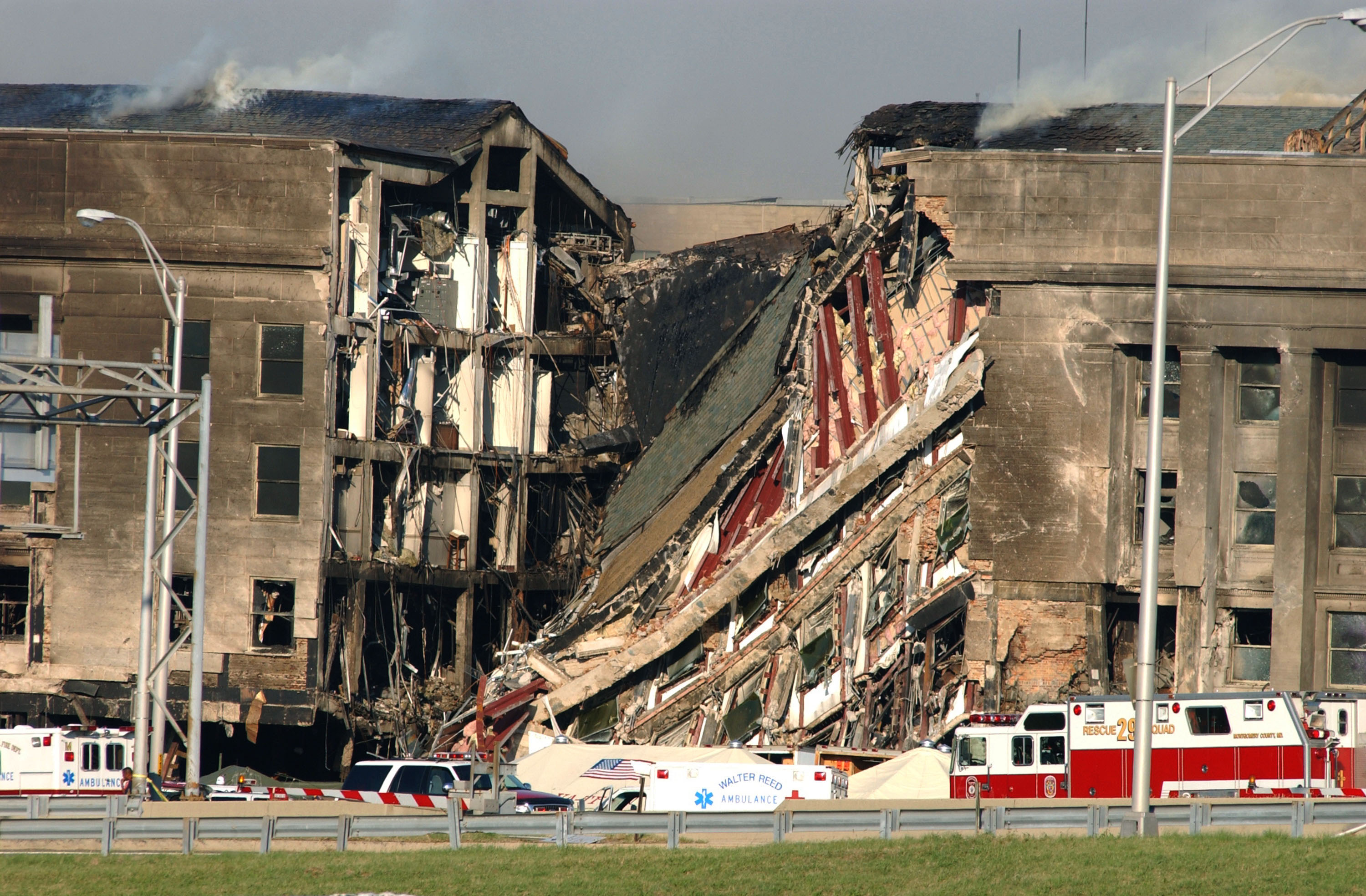 911 Pentagon Attack Videos & Photos To Remember