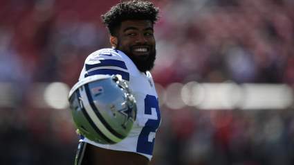 Jerry Jones Surprises Ezekiel Elliott with ‘Zeke Who?’ Shirt [LOOK]