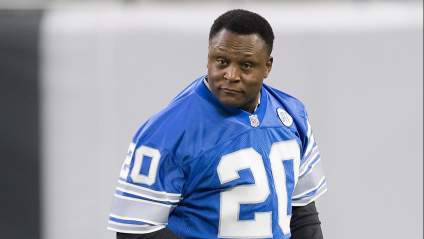 Lions Legend Barry Sanders Roasts NFL Referees for Bad Calls