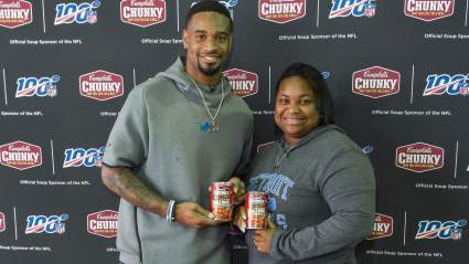 Lions’ Darius Slay Brings Food to Detroit First Responders [LOOK]