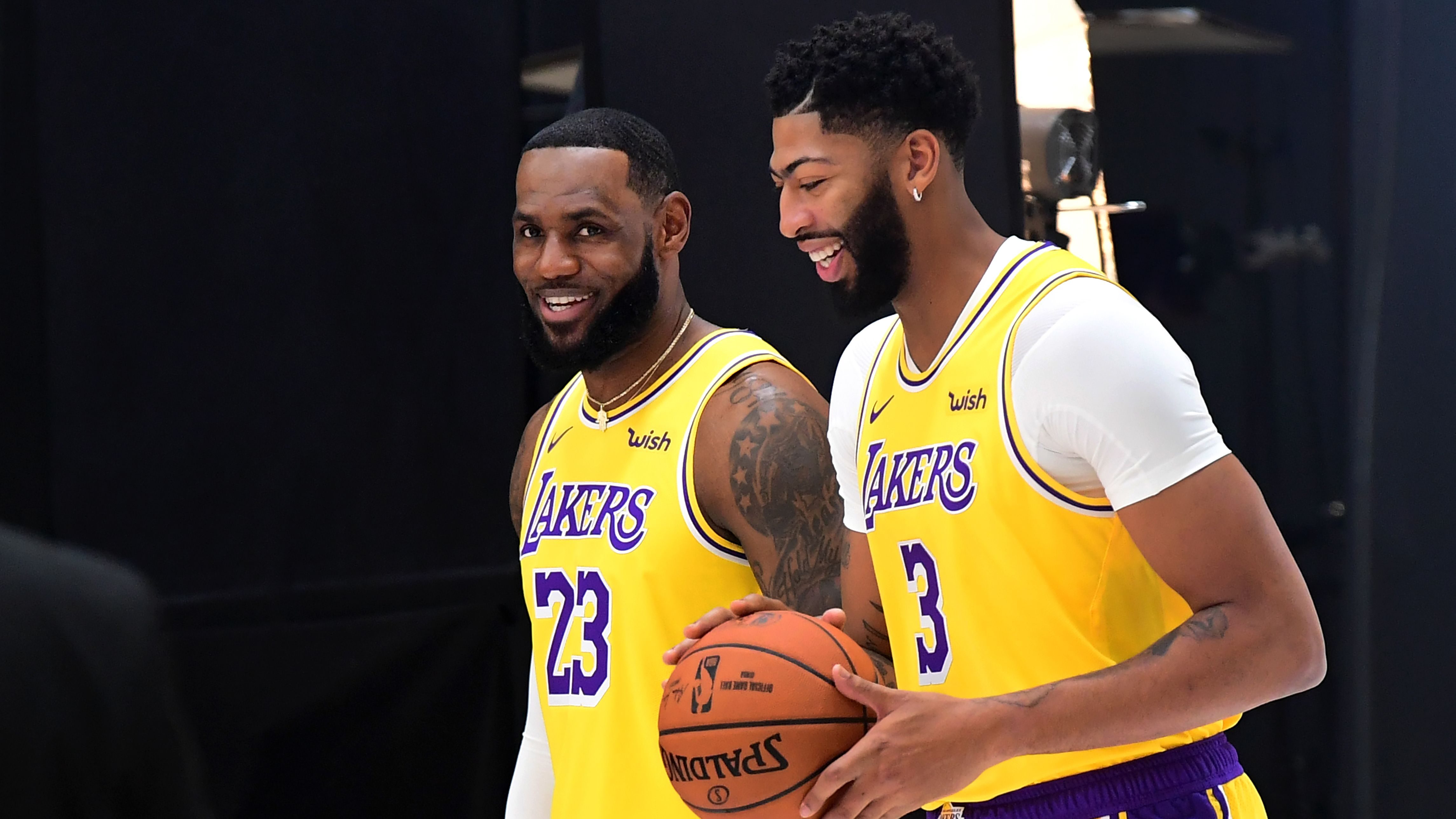 LeBron James & Anthony Davis Dominate In Lakers' Win Vs. Warriors