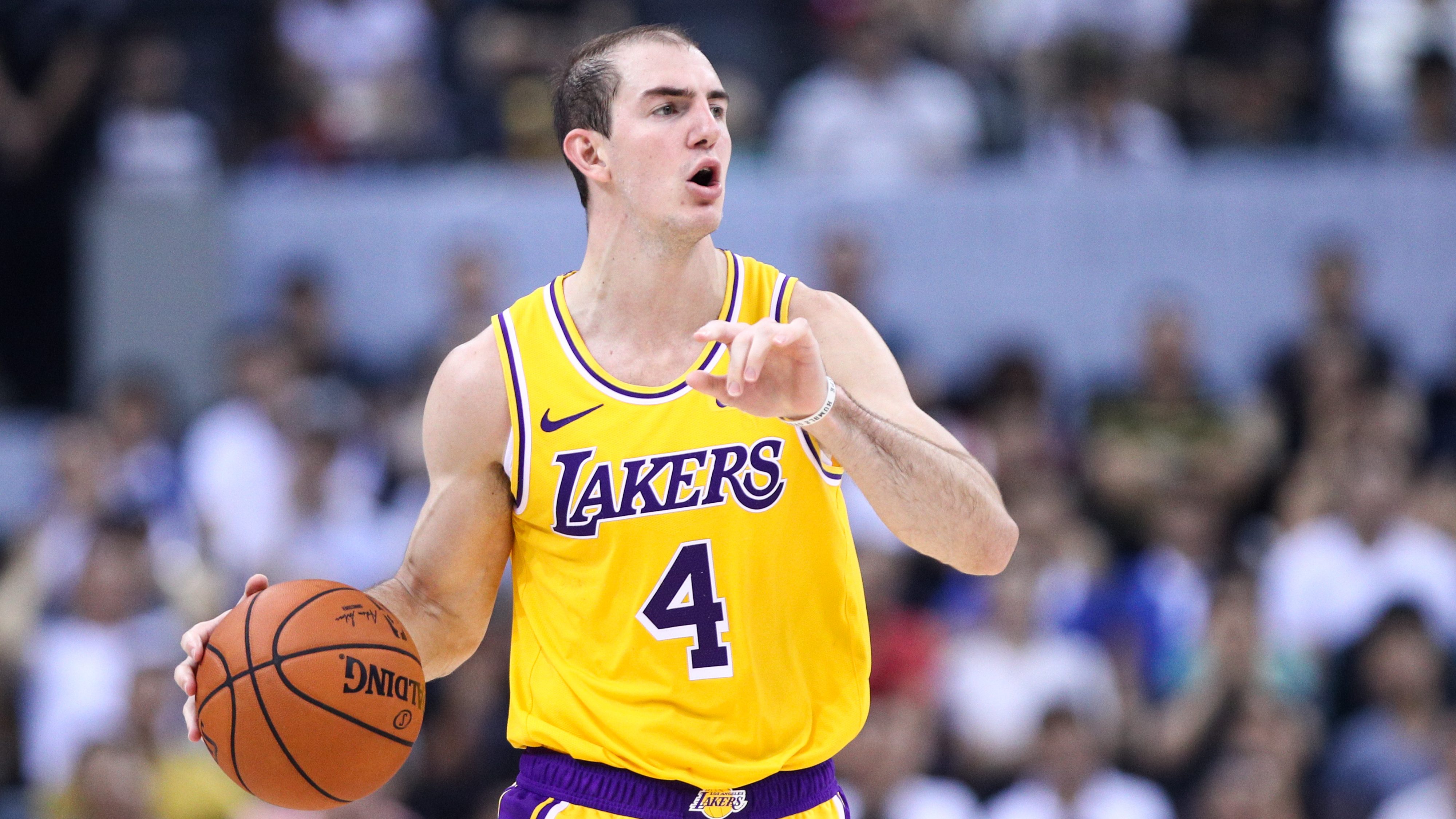 Alex Caruso Injury Update Lakers Guard Leaves Game After Hard Fall