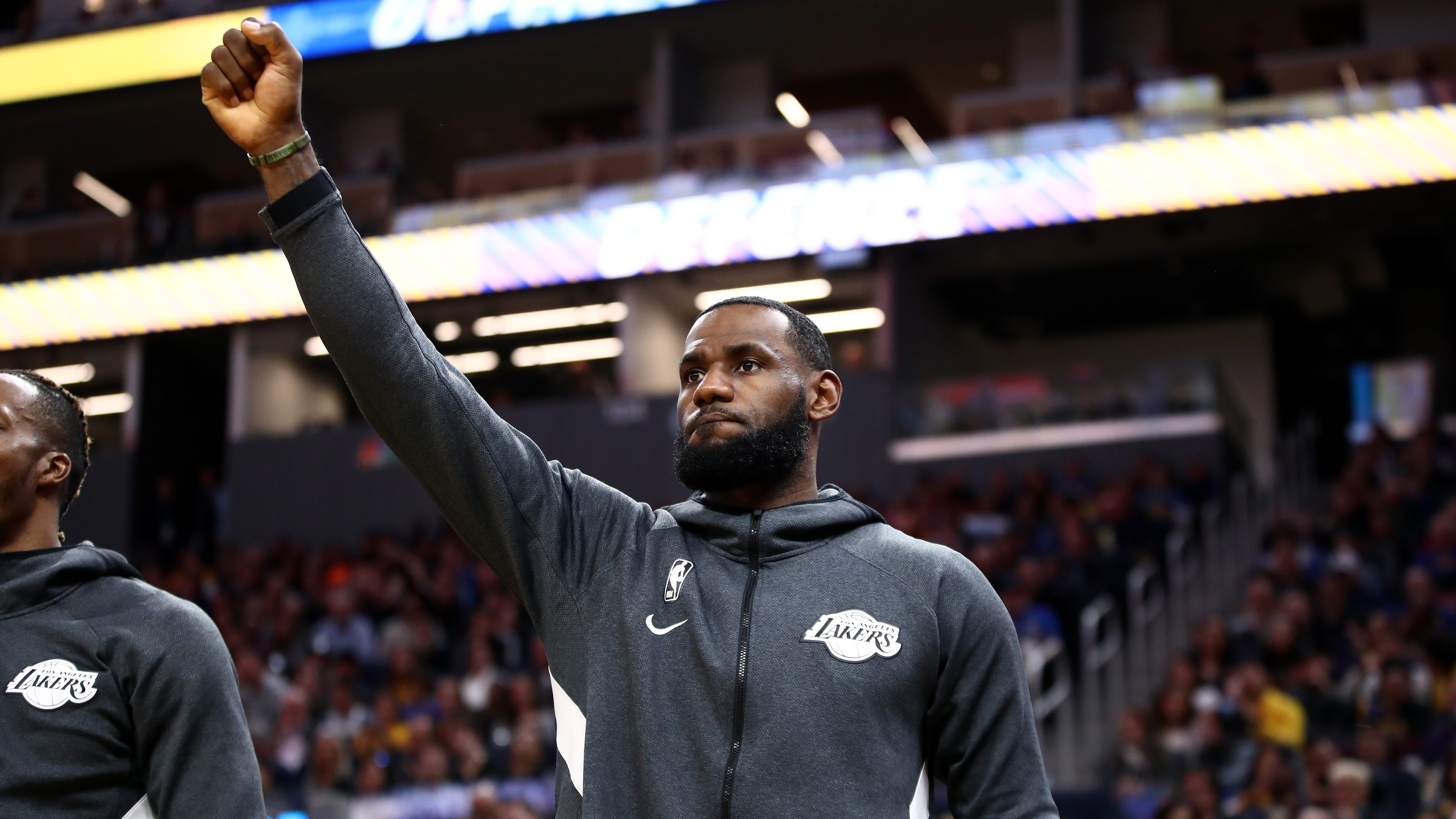 High on hope, Lakers fans cash in for new LeBron James jerseys – Orange  County Register