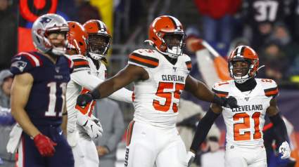 Genard Avery Sacks Nick Foles in Crazy Highlight Reel Play [WATCH]