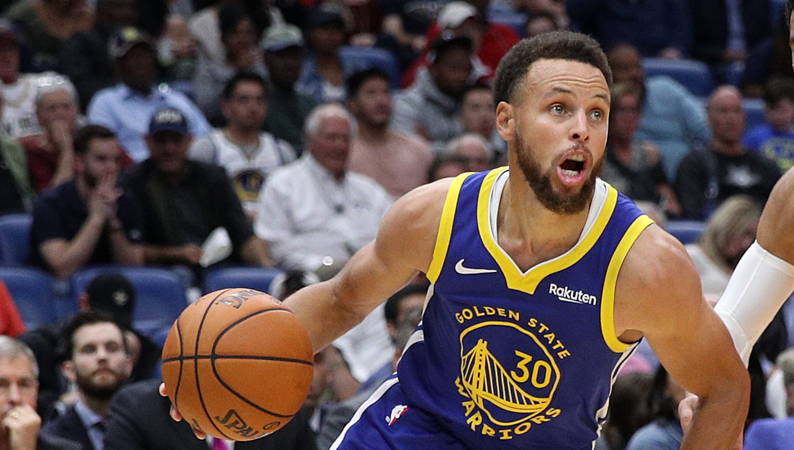 Stephen Curry leaves Warriors game, suffers broken hand after fall