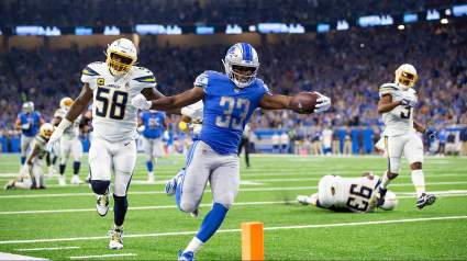 Lions’ Kerryon Johnson Gives Hilarious Take on Lambeau Field
