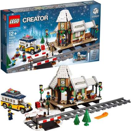 Lego winter Village Station