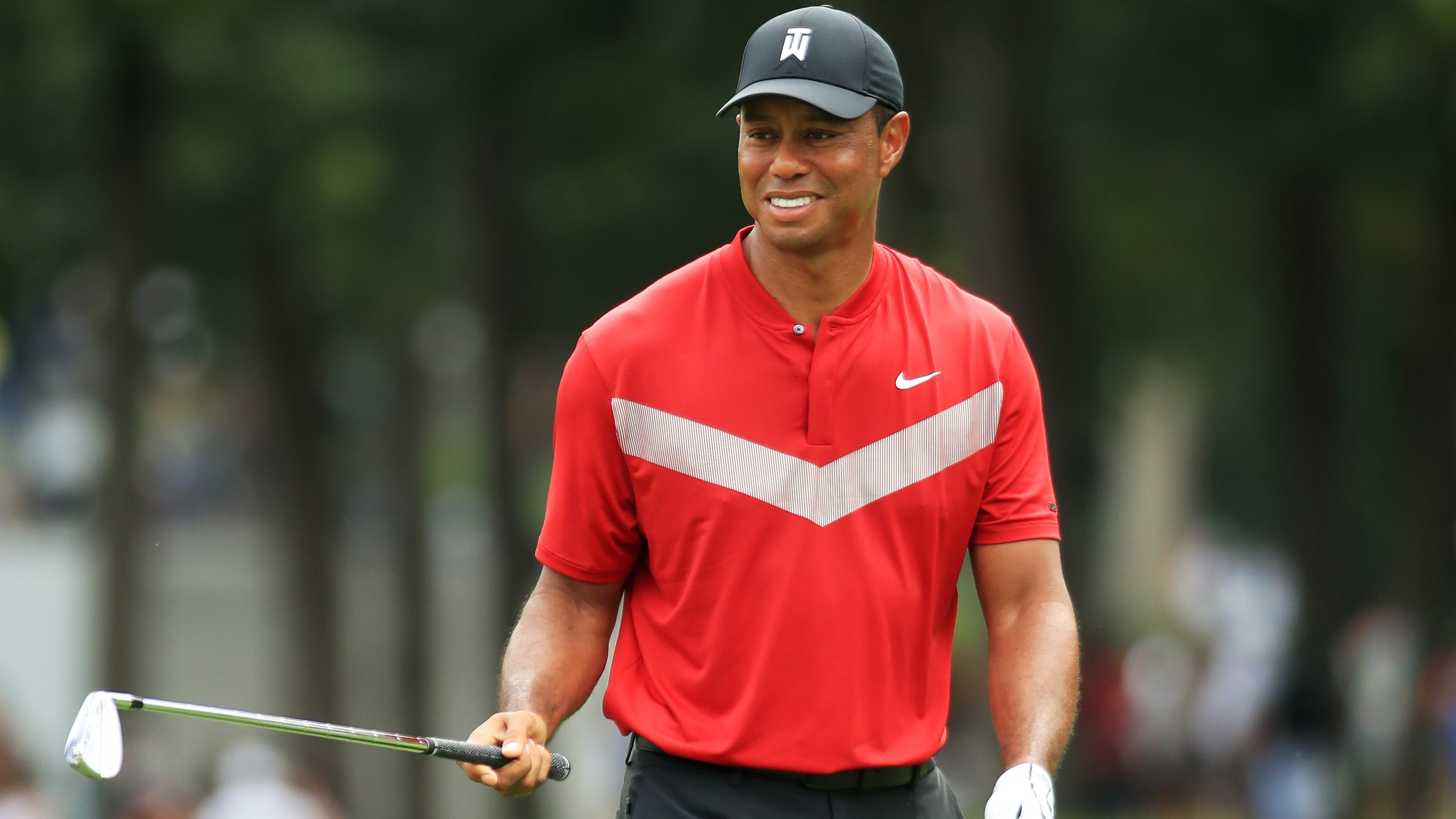 tiger woods watches video