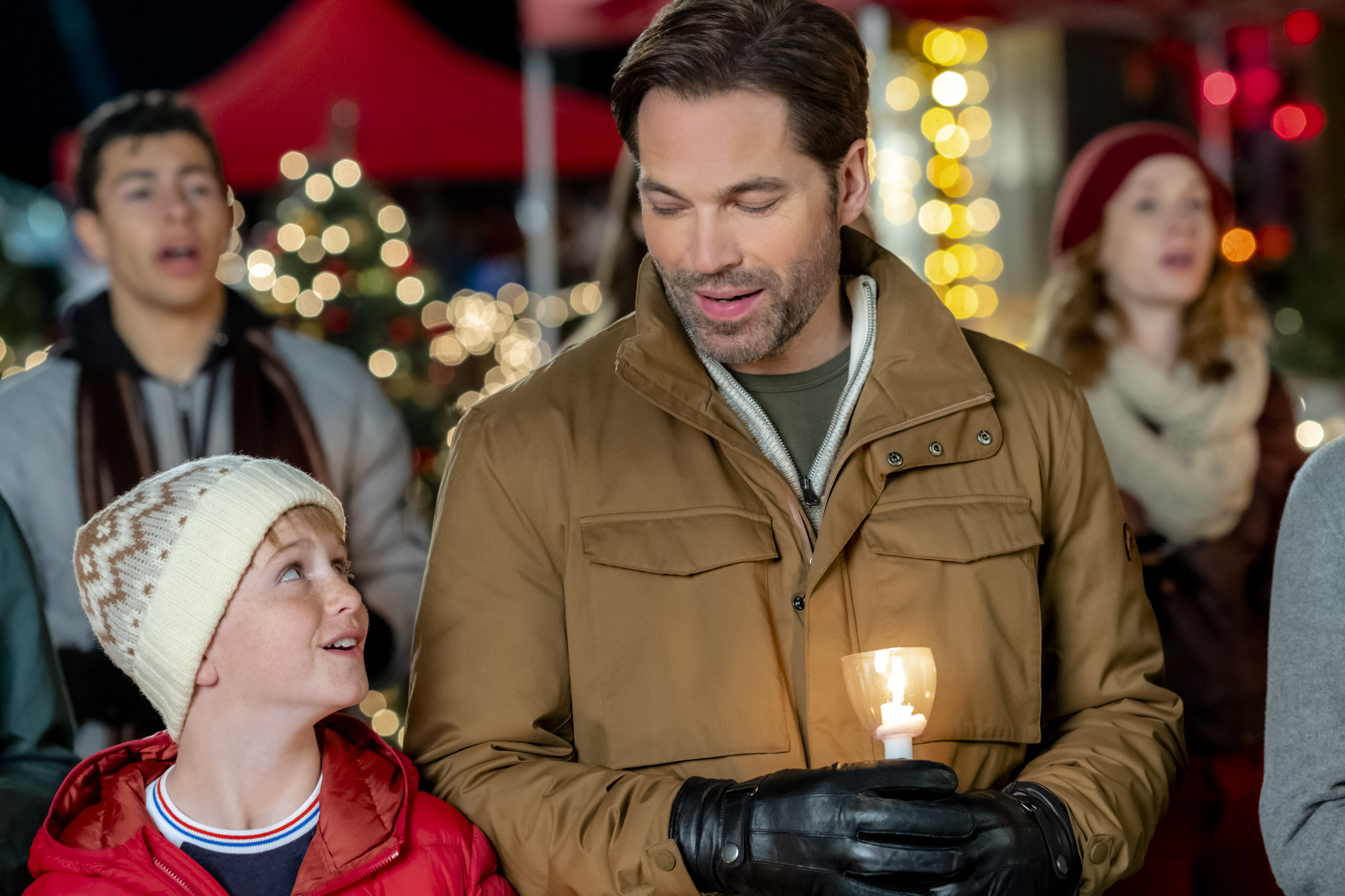 Hallmark’s Christmas Town: Where Filmed, Cast & Photos | Heavy.com