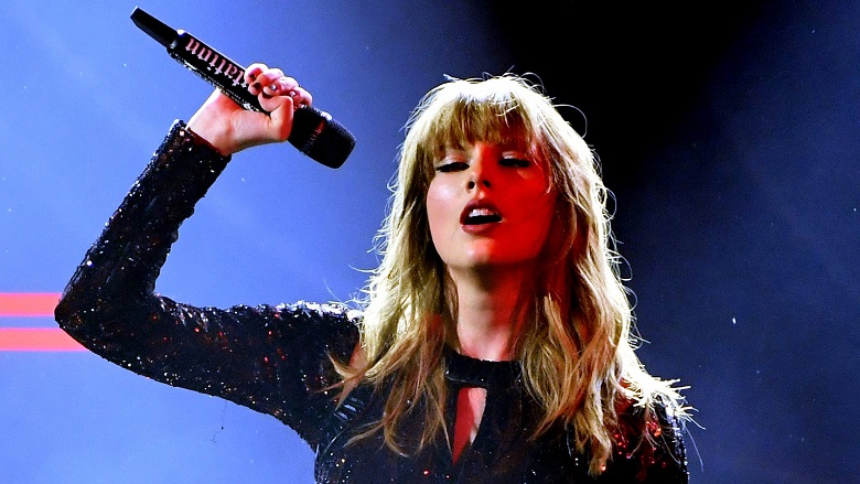 Taylor Swift AMAs Performance
