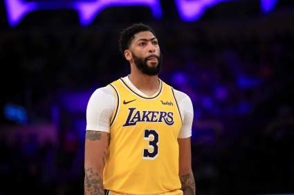 Lakers’ Anthony Davis Compared to Vikings Great Randy Moss