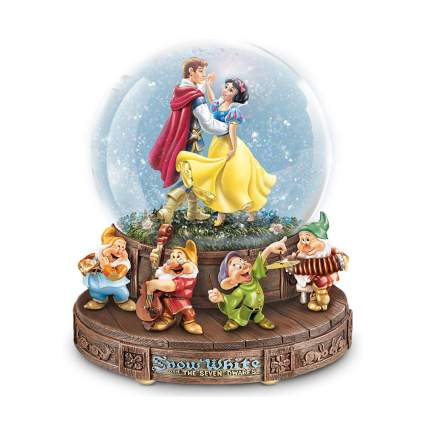 Disney snow white snow globe