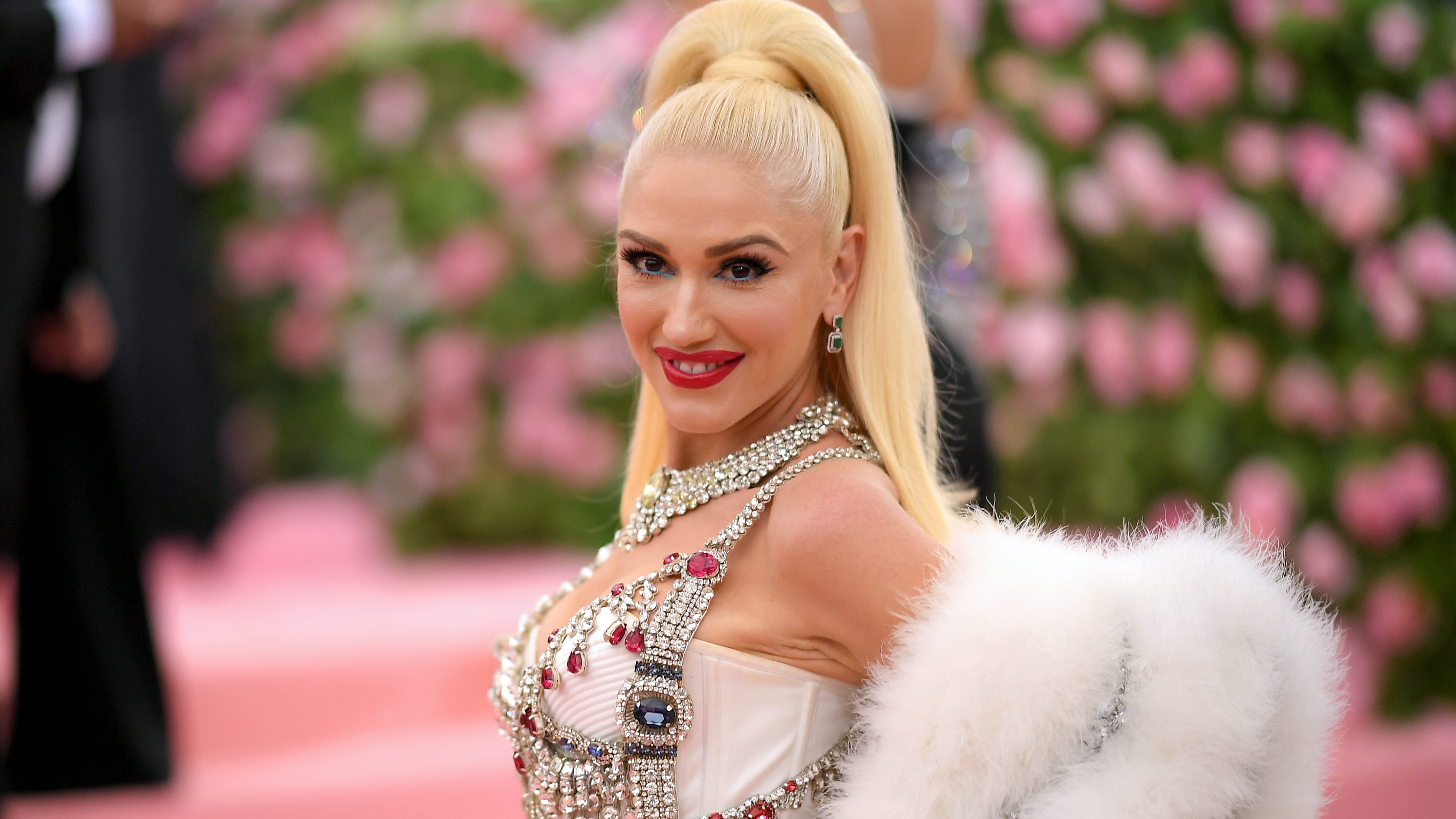 Gwen Stefani Wins Fashion Icon At 2019 People S Choice Awards   Gettyimages 1147434983 E1573228665169 