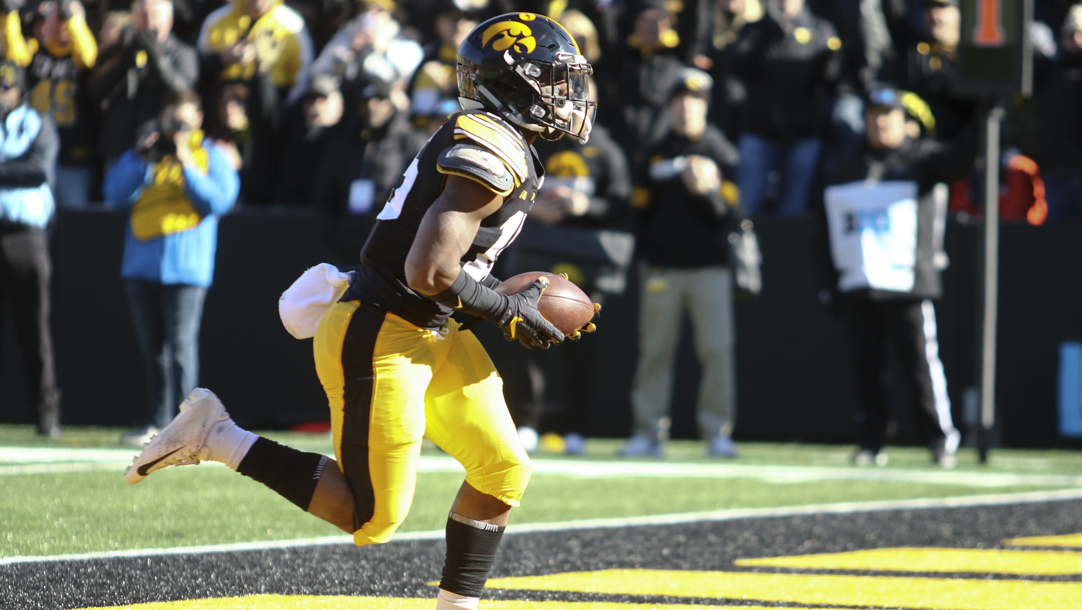 Iowa Vs Nebraska: Betting Lines, Odds & Prediction