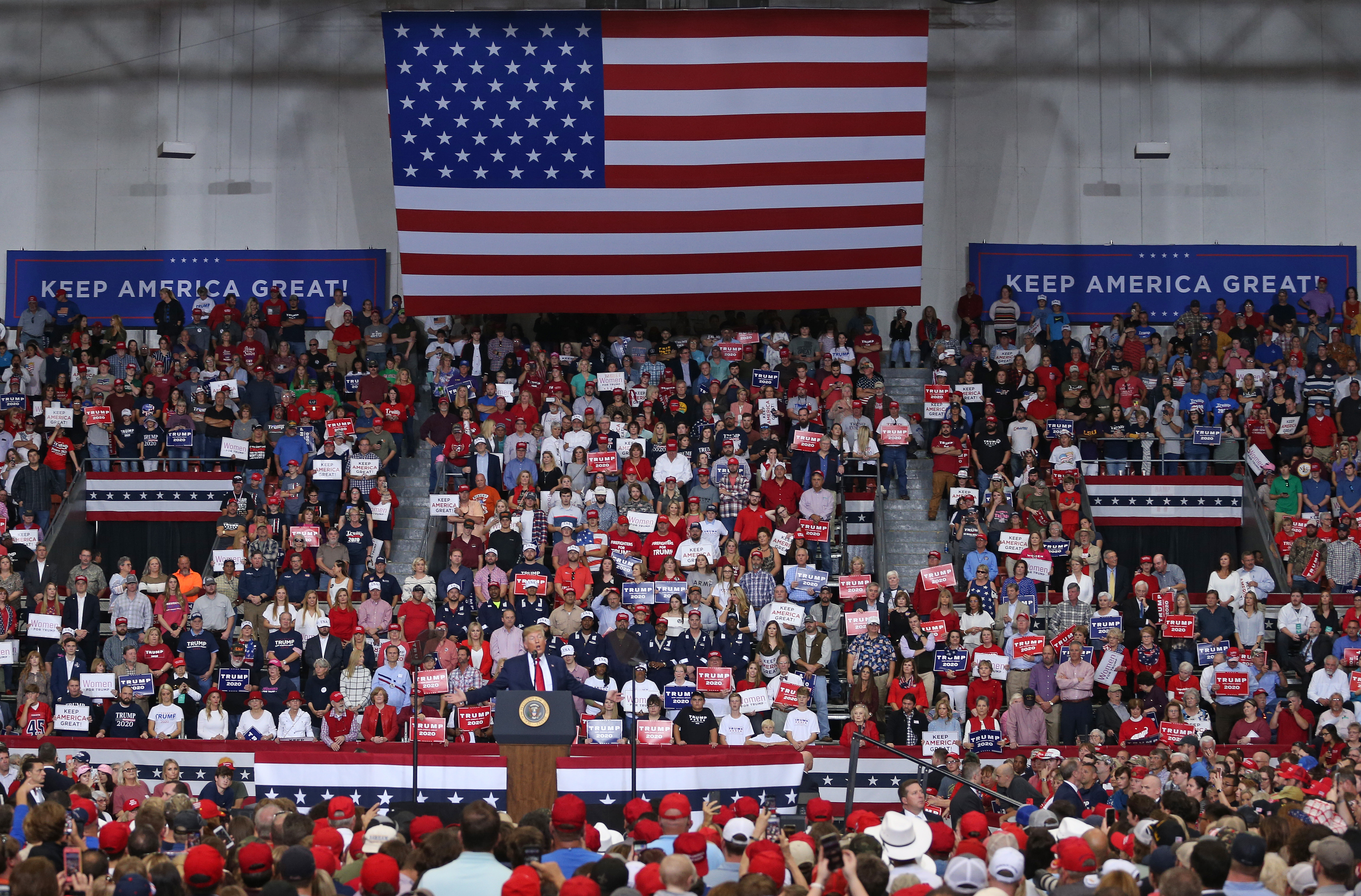 Trump’s Louisiana Rally: Crowd Size & Overflow Photos | Heavy.com