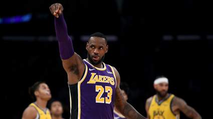 LeBron James Has Huge Night as Lakers Run up Score on Warriors