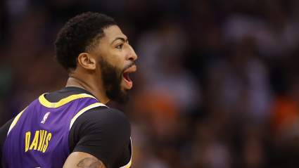 Anthony Davis Rains Three-Pointers as Lakers Outlast Thunder