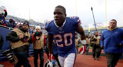 Cowboys Legend Emmitt Smith Sounds off on Frank Gore’s Rushing Feat