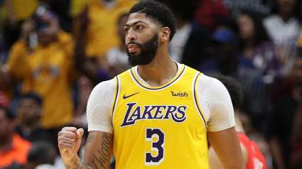 Lakers’ Anthony Davis Posterizes Suns’ Aron Baynes [WATCH]