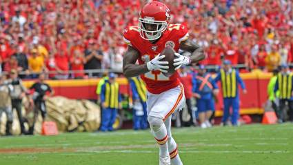 Chiefs WR Walks Into Arrowhead With Unusual Pregame Outfit [LOOK]