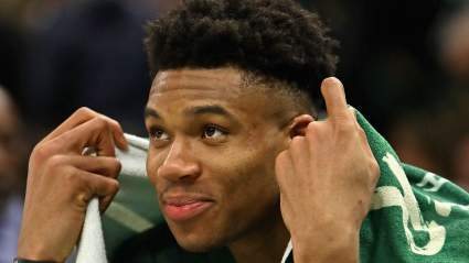 Bucks’ Giannis Antetokounmpo Should Wait to Sign Extension, Says Oscar Robertson