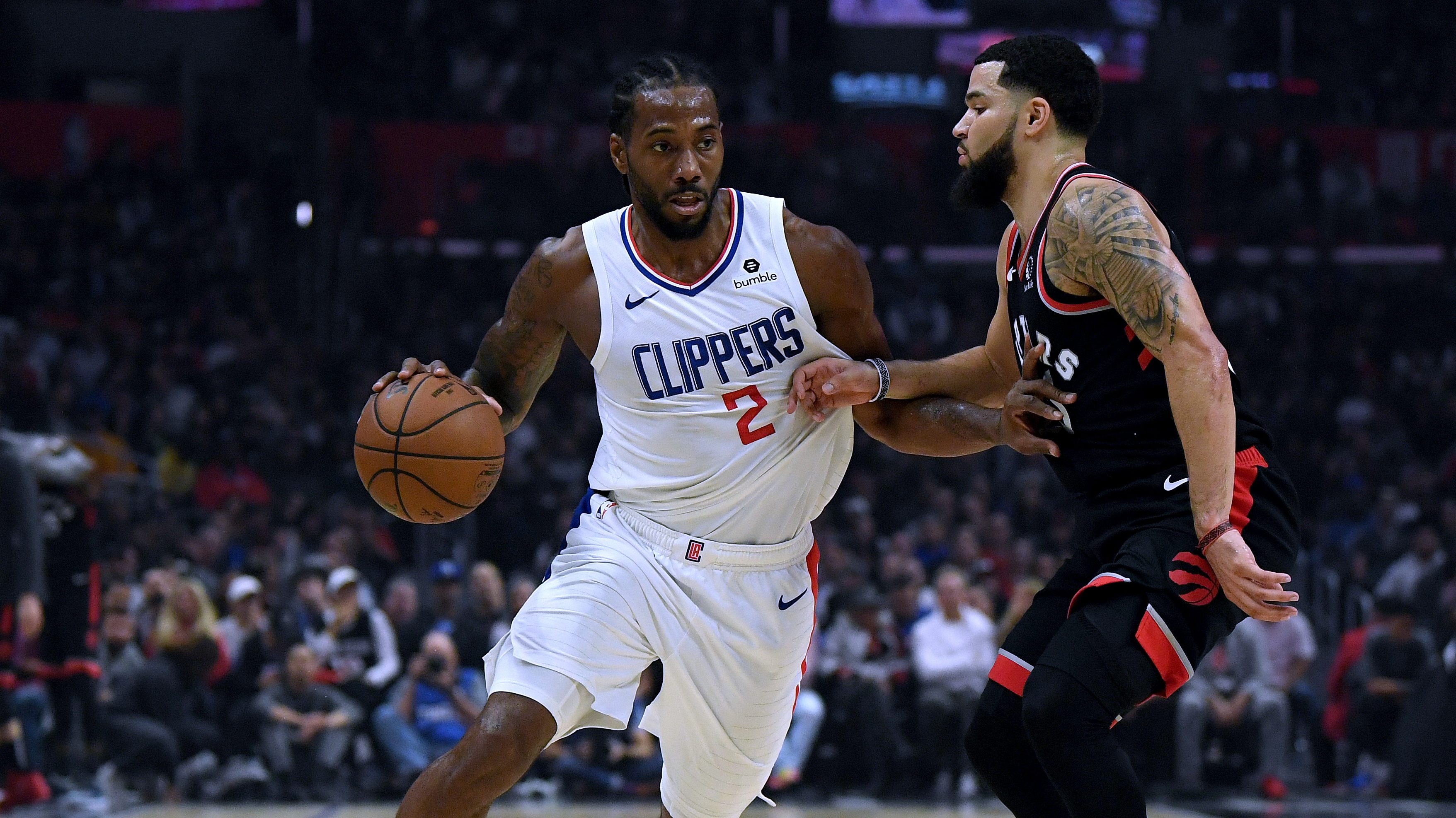 Kawhi Leonard cheered in Toronto as he receives title ring