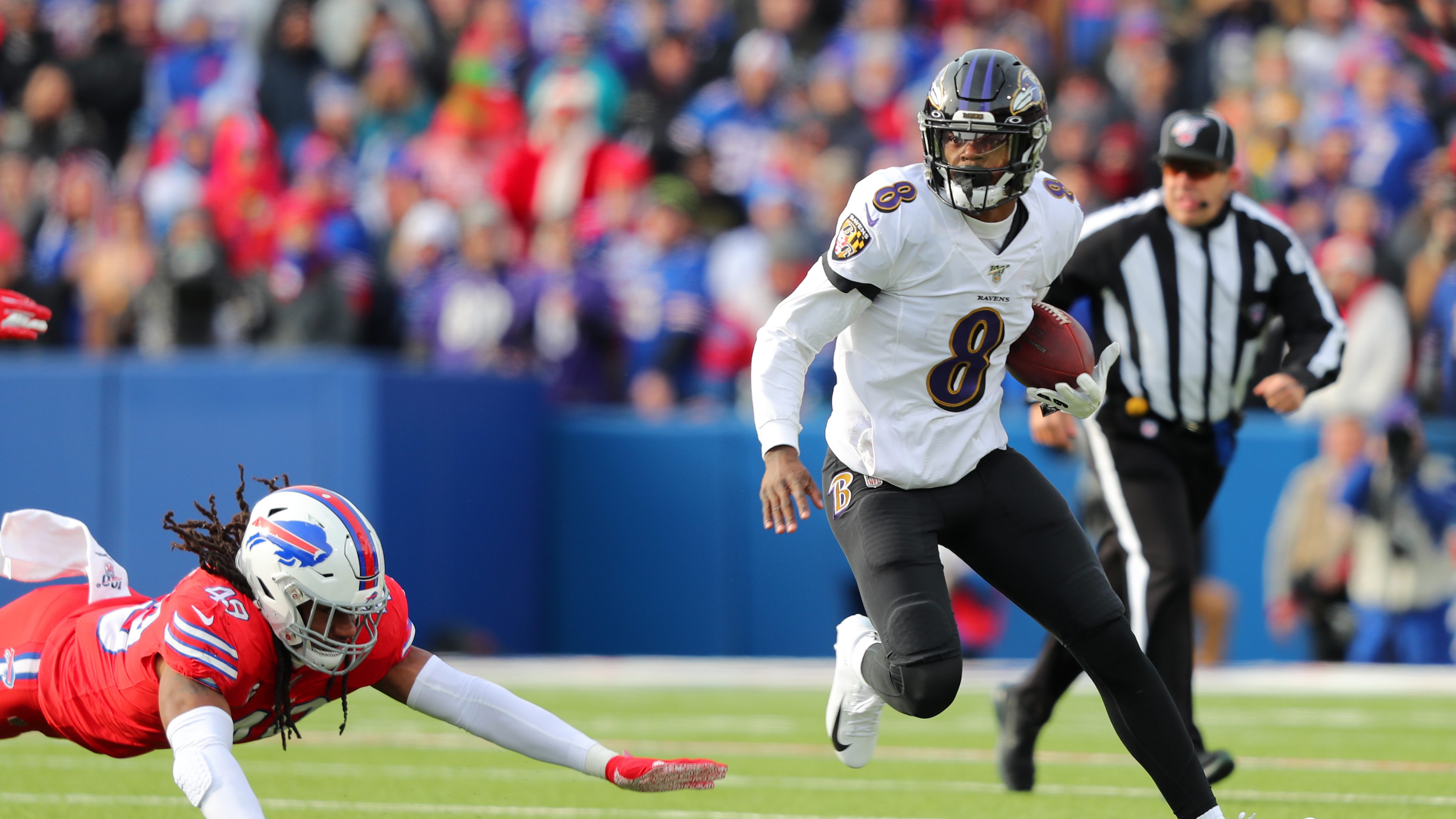 Ravens' Lamar Jackson Limited With A Quad Injury