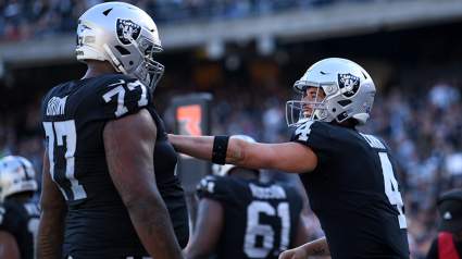 Raiders’ Trent Brown Rips Fan Who Dissed Derek Carr